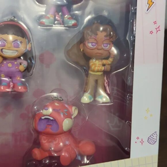 Disney Parks Turning Red Ornament Set Brand New - Picture 5 of 11